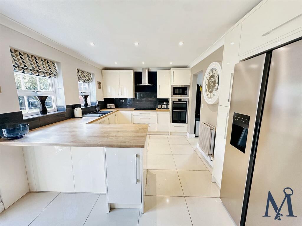 Open Plan Kitchen Dining Area