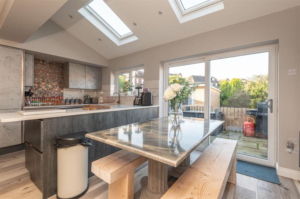 32 - 23 Queens Drive S75 2QQ.jpg