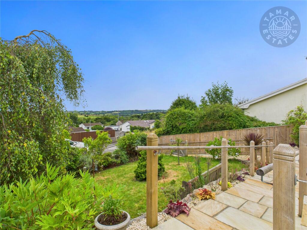 Front Garden &amp; View