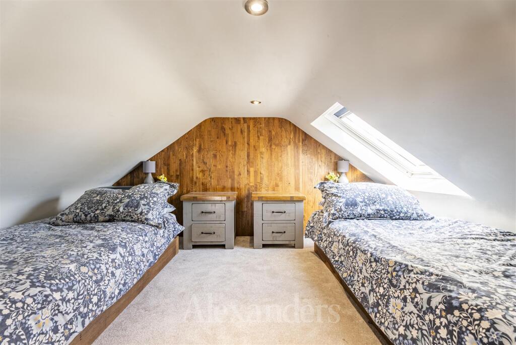 Annexe loft room