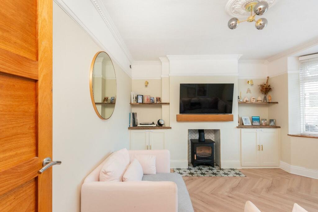 2D6CBH - Living Room D.jpg