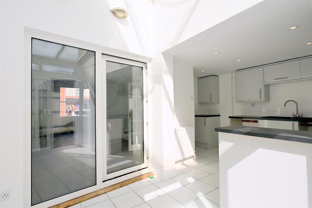 Kitchen/Breakfast Room