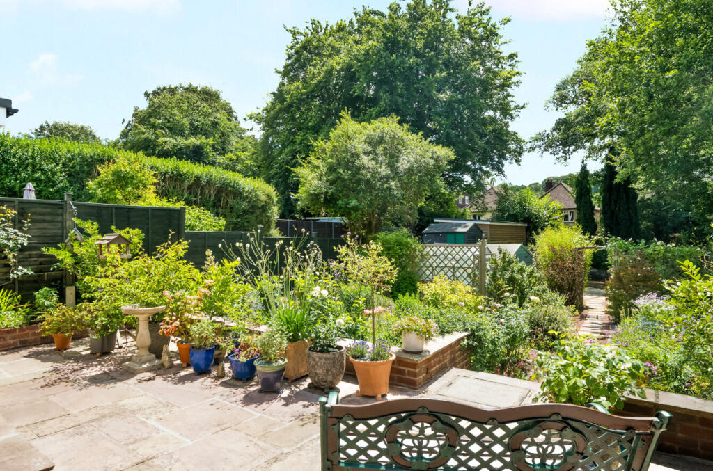 1313743-1-68593db...