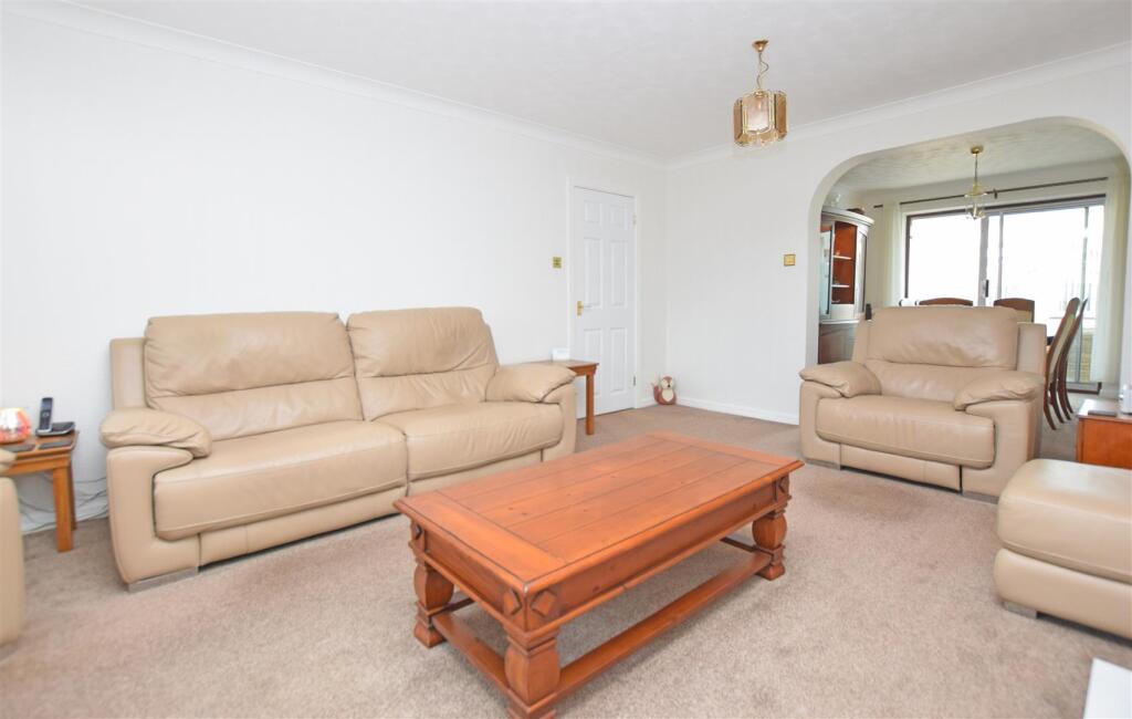 Lounge V3.JPG