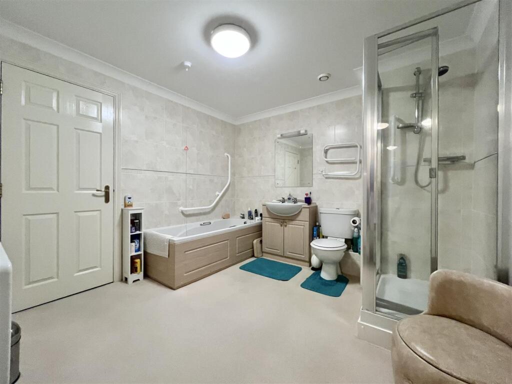 Four-Piece Bathroom