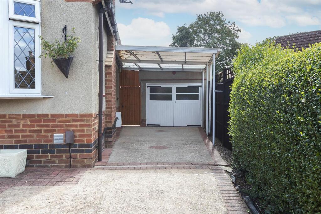 Park Drive, Market Harborough, LE16