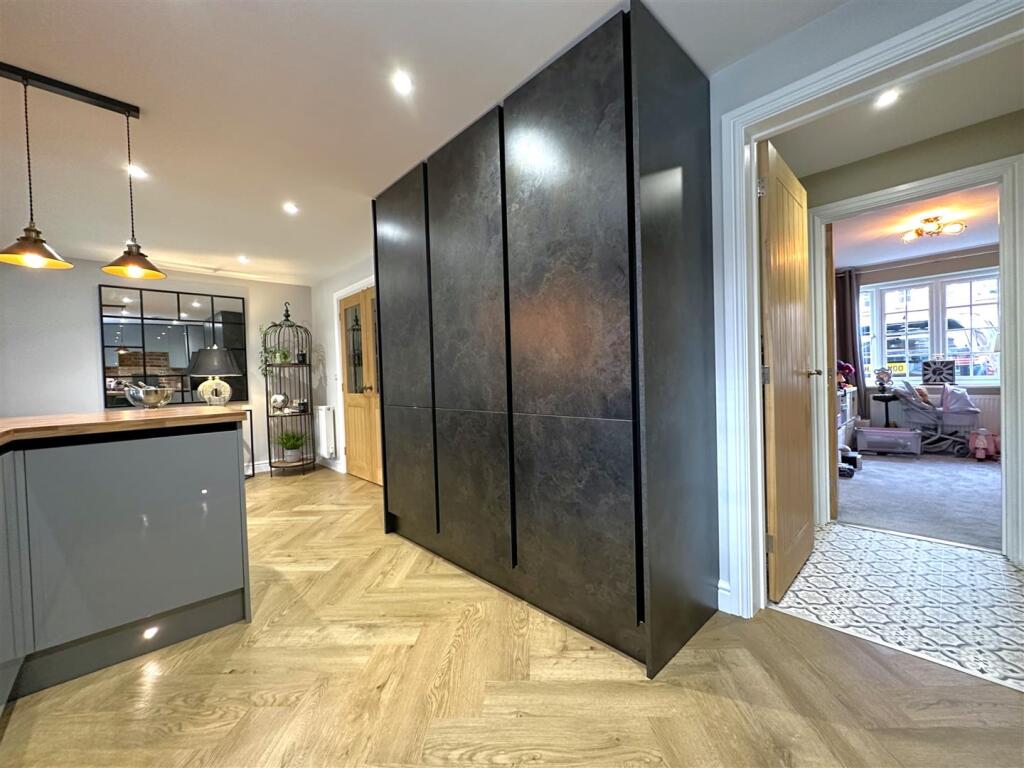 Dining Kitchen Into Play Room 321
