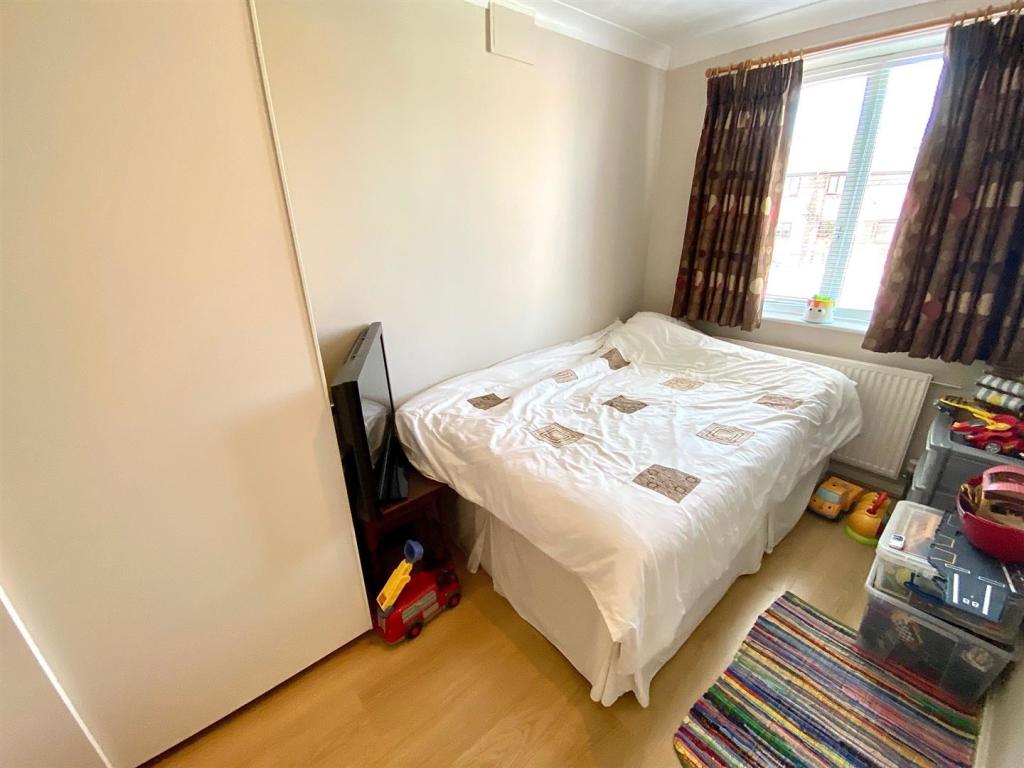 huddersfield road 214 bed 2.jpg