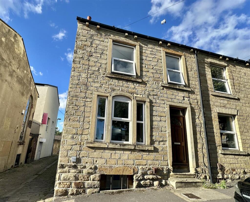 Bramleys Estate Agents - Kaye Street - Heckmondwik