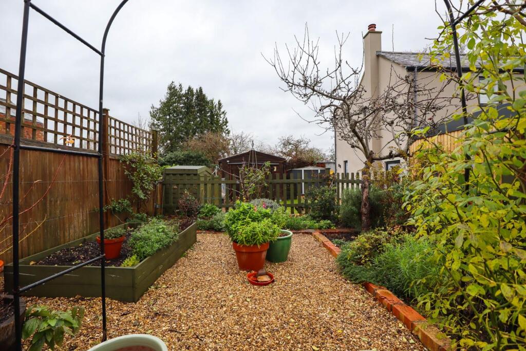 Rear garden (4).jpg