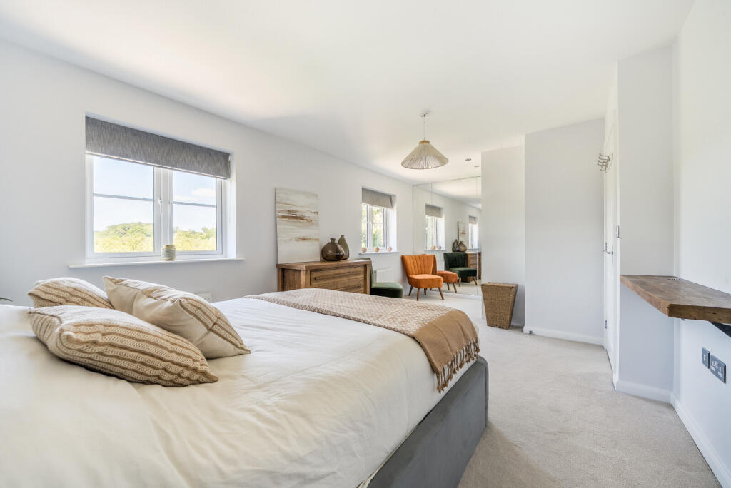 1319402-16-686d1c...