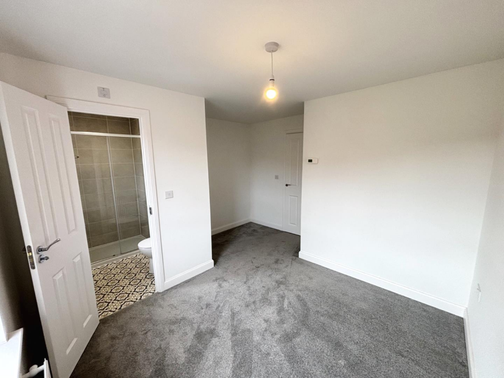 Bedroom 1 Entire room.png