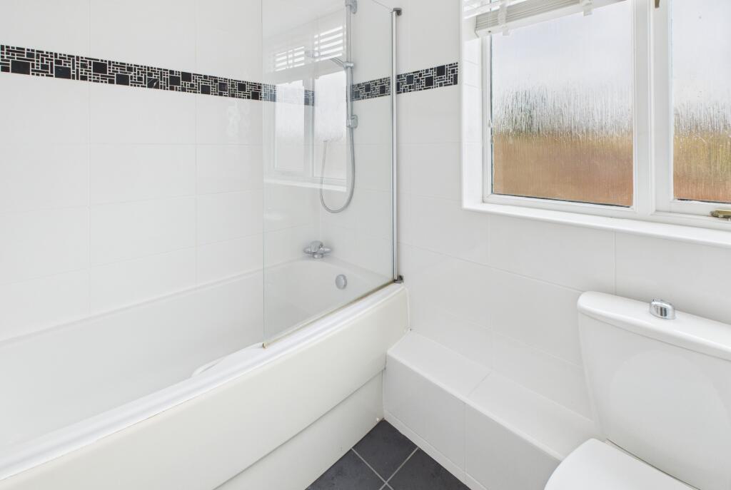 CAM02519G0-PR0348-STILL011