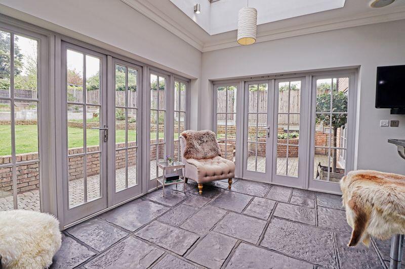 Kitchen / Breakfast Area