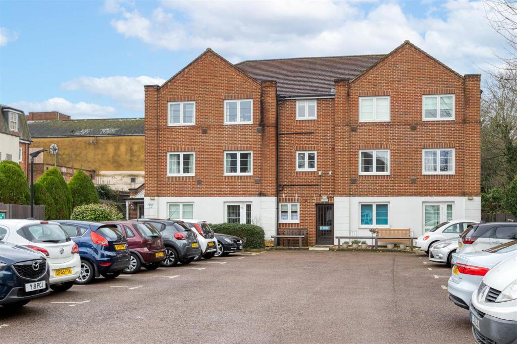 47 Bennett Court-10.jpg