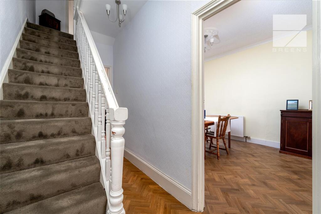 8 Connaught Road_0021.jpg