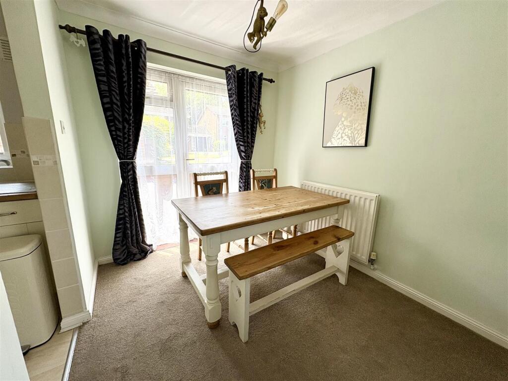 3. dining area.jpg