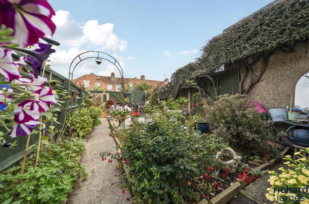 36f7f7326d8f4669afa8b8b327fe2b5a