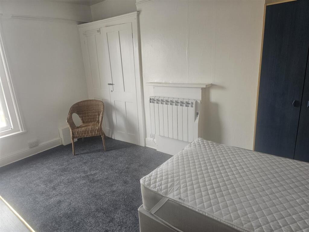 room 7.jpg