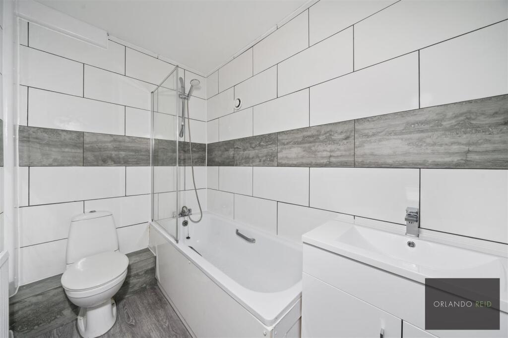 Flat 23, Palm Court SE15 6PB-3.jpg