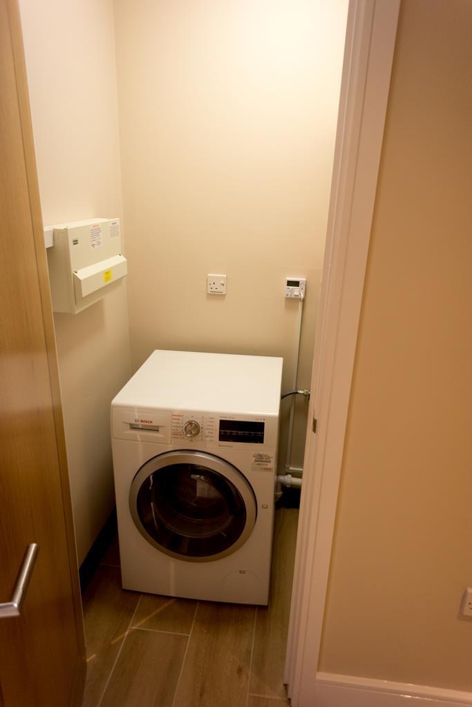 1 bed store cupboard.jpg
