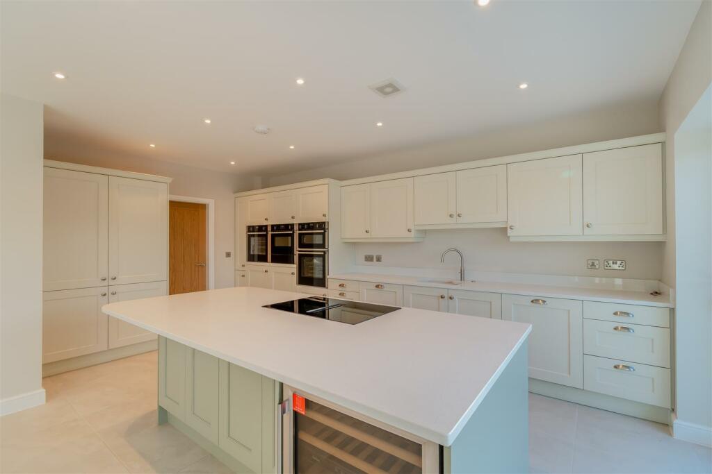 8575703-interior01.jpg