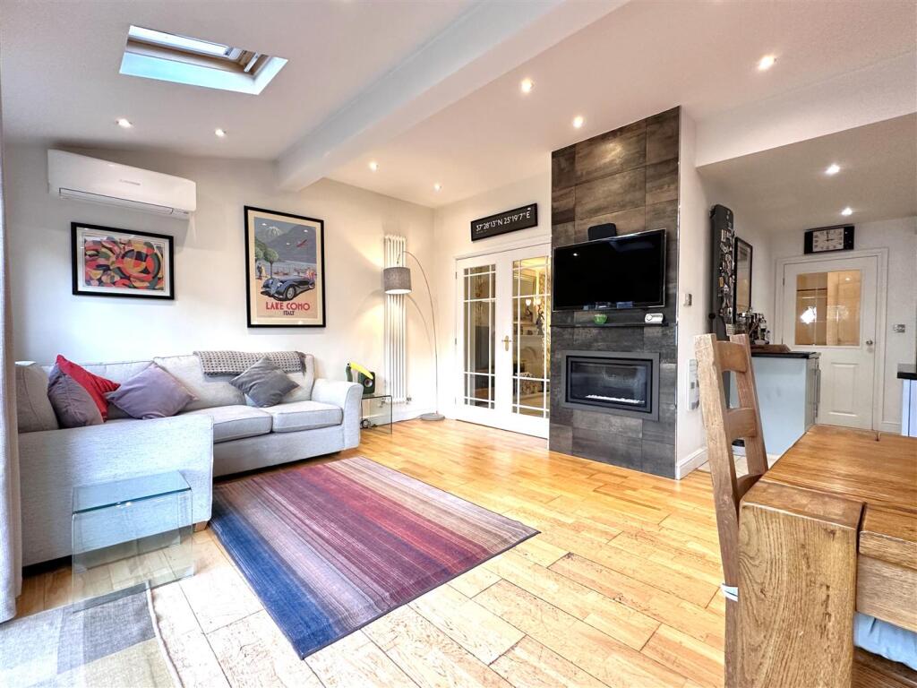 Living Area 300
