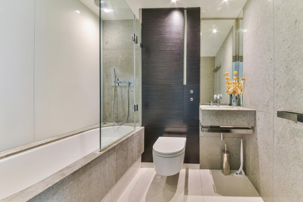 Pan Peninsula Square