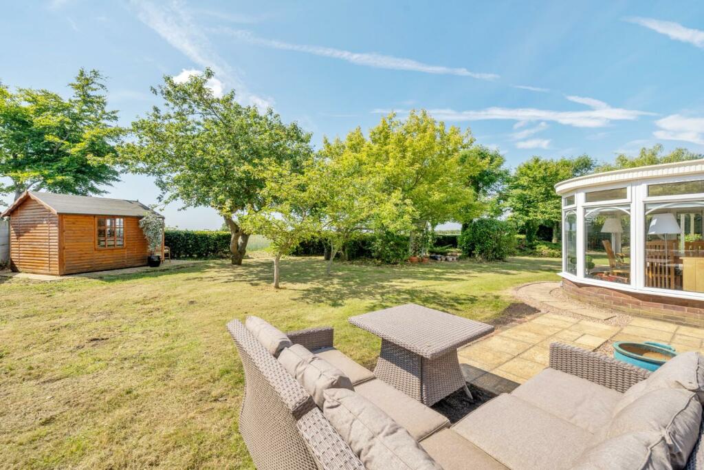 3rd view REAR GARDEN.jpg