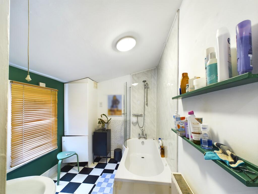 CAM02023G0-PR0037-STILL012