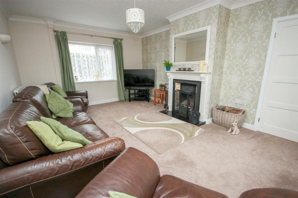 Lounge 2.jpg