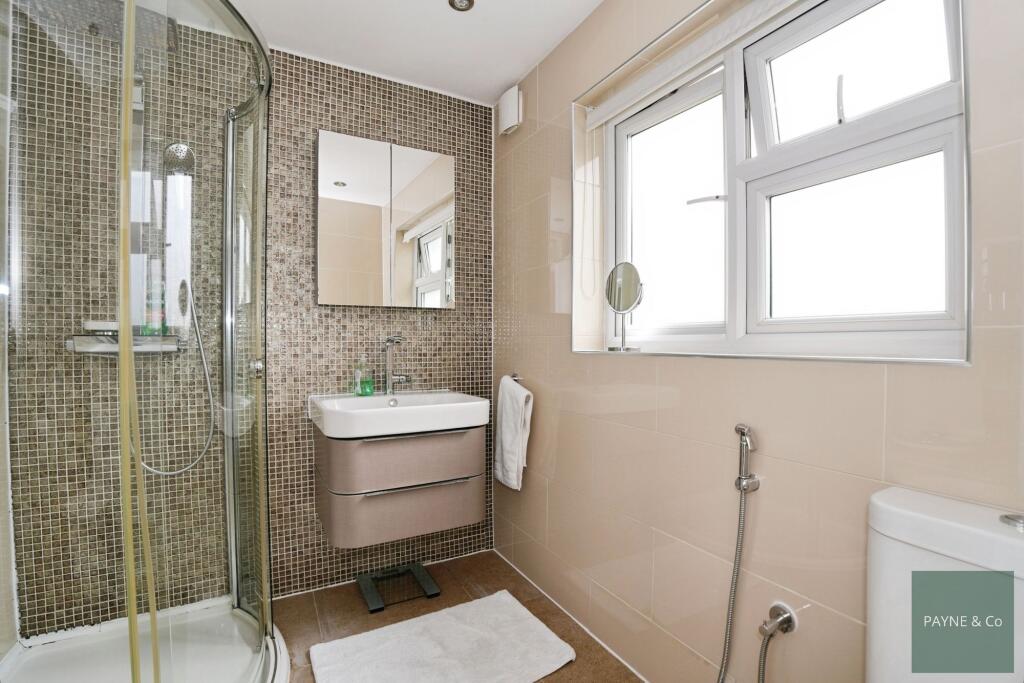 First Floor Shower/WC