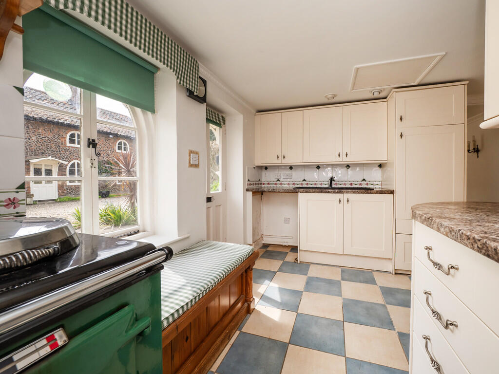 HoneysuckleCottag...