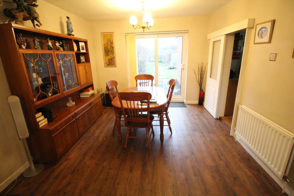 Lounge/Dining Room