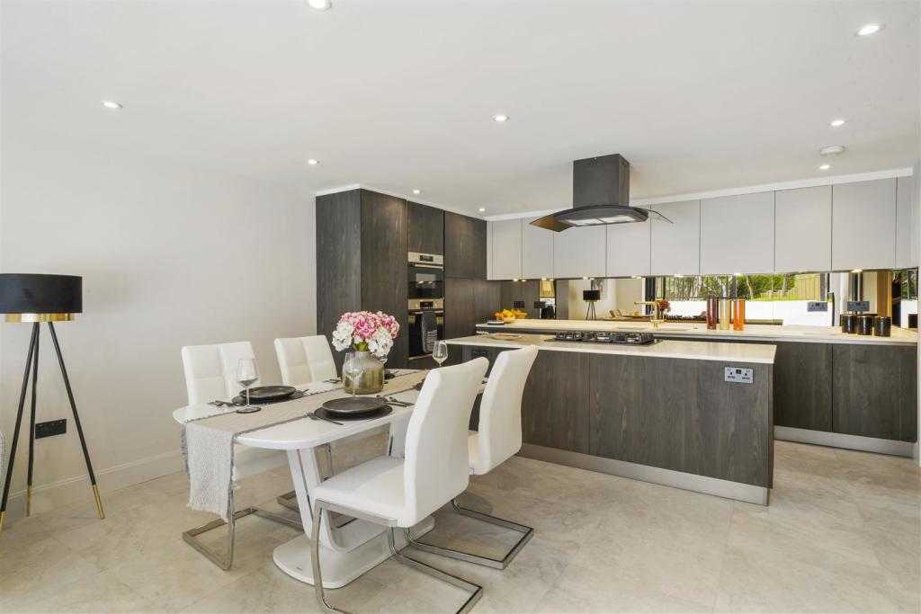 110 Elms Lane - r7NEHiLCM2HNtg3ncqsV.jpg