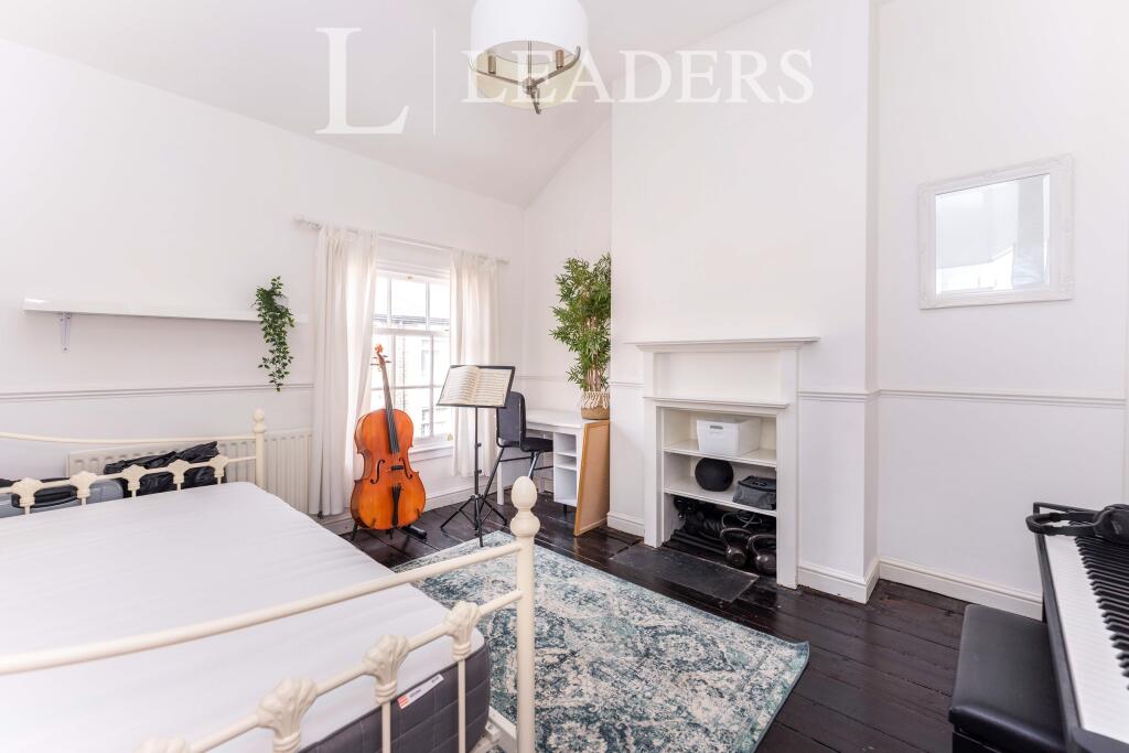 Second bedroom