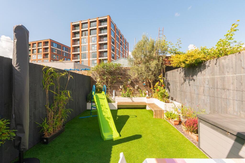 0S7FRBR - External E.jpg