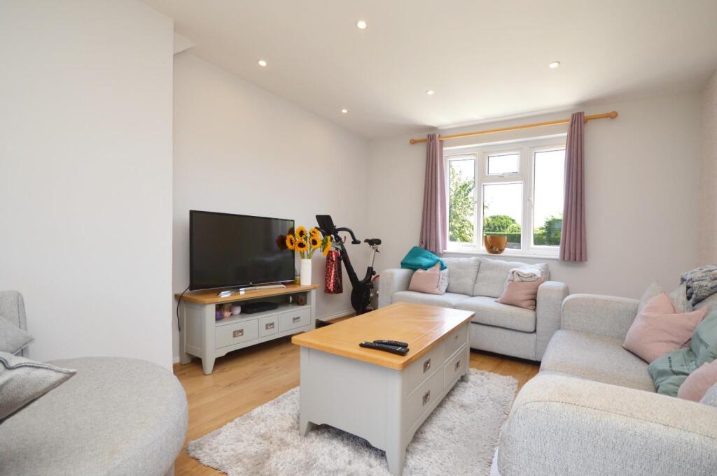 Lounge / Dining Room