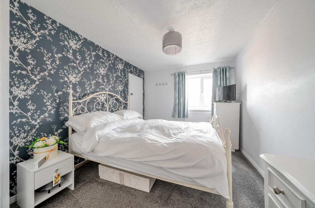 1334166-10-6899d9...