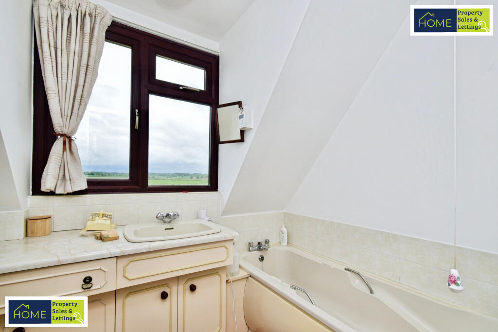 99 Oakley Road, Shepshed, Leicester, LE12 9AU