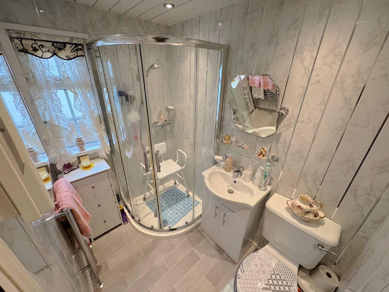 Ensuite