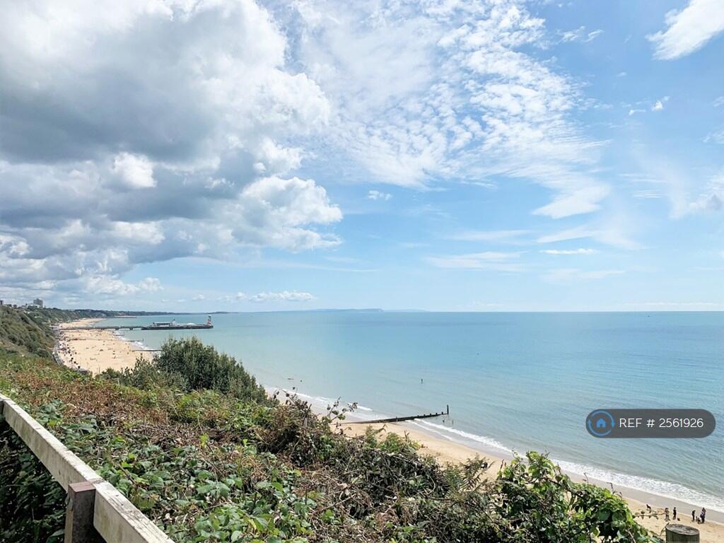 Beaches 10 Minute Walk Away