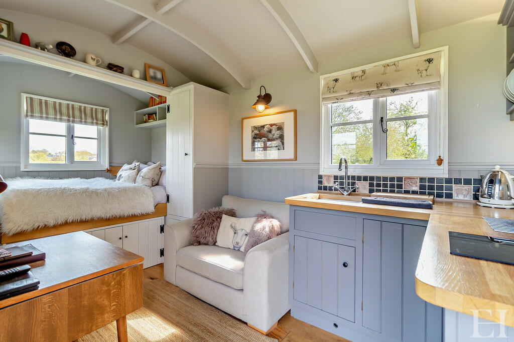 8586774-interiorw...