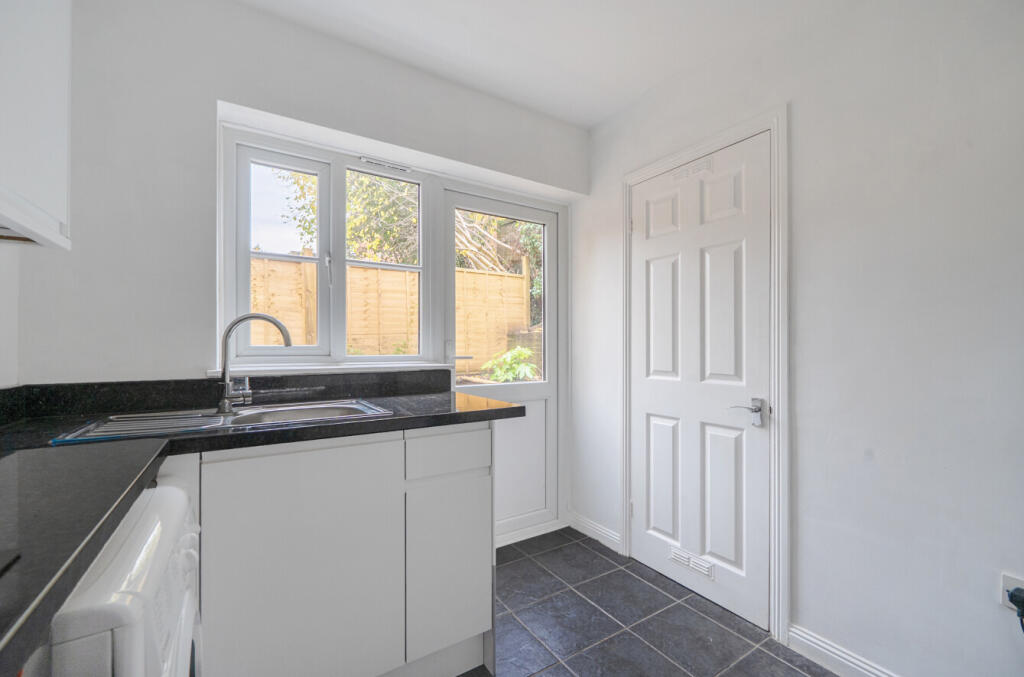 1375465-22-690b61...