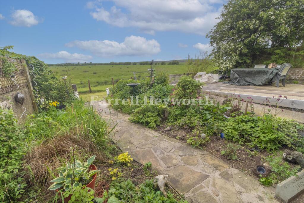 Rear Garden View 2 T202510091201.jpg