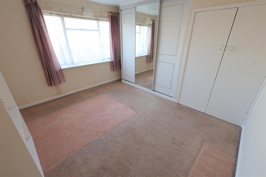 QR Bedroom2.JPG