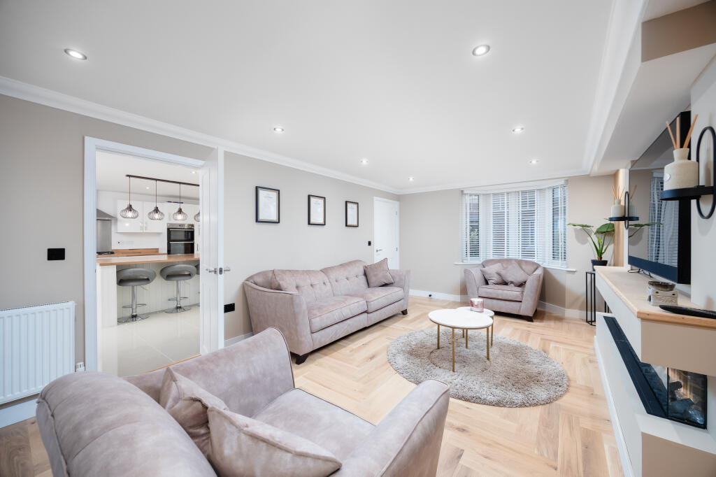 2 Cheddington Grove, HP22 7AB-17