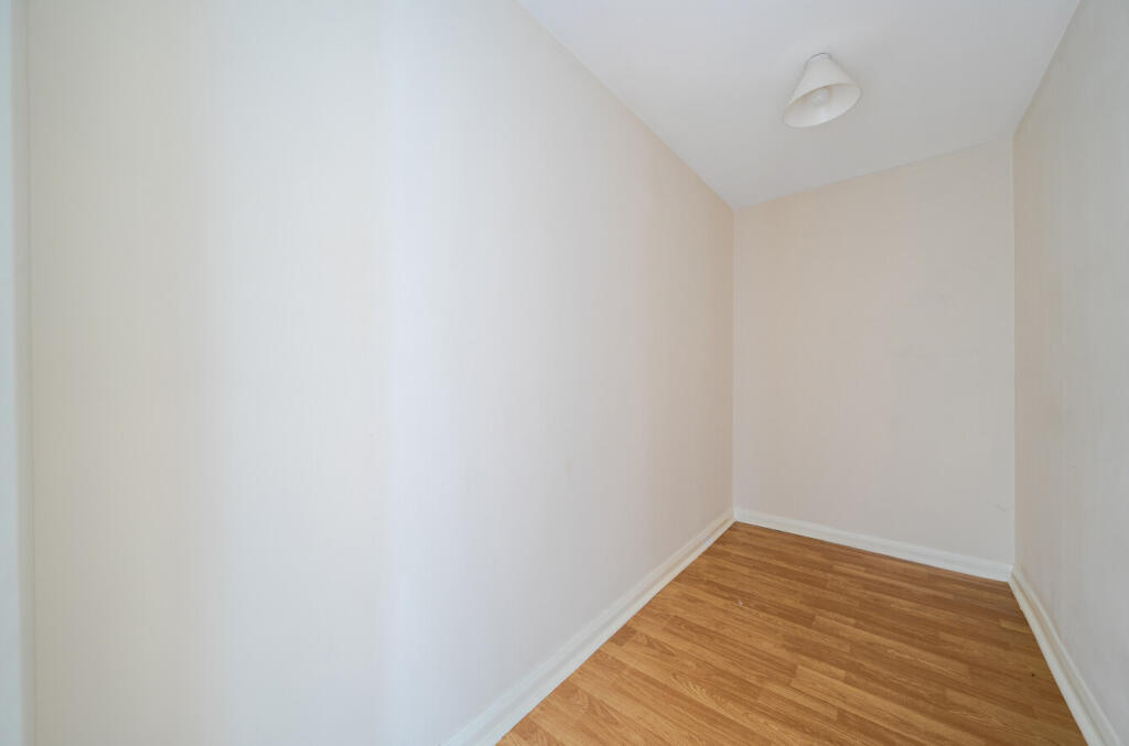 1395615-13-695b97...