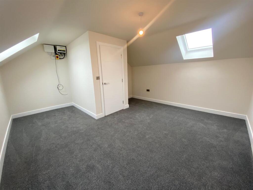 ATTIC ROOM.jpg