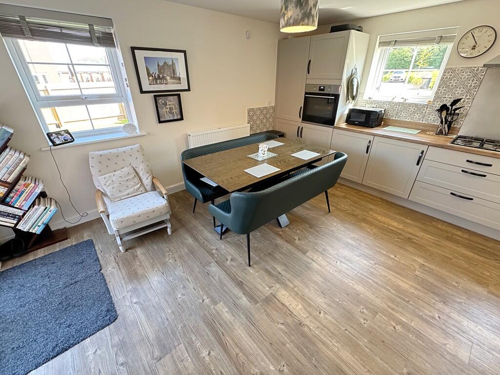 Dining area to Ki...